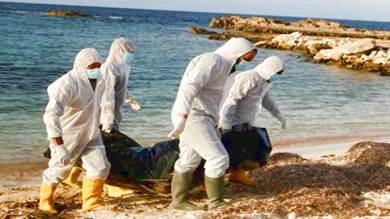 ​البحرية الليبية: انتشال جثث 4 مهاجرين وفقدان 3 في البحر